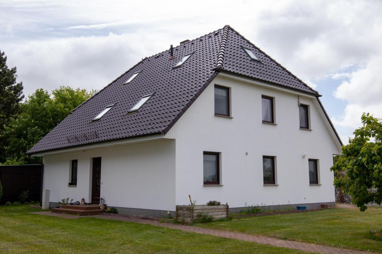 Urlaubs-Appartement Am Dorfrand Wieck auf dem Darss Dış mekan fotoğraf